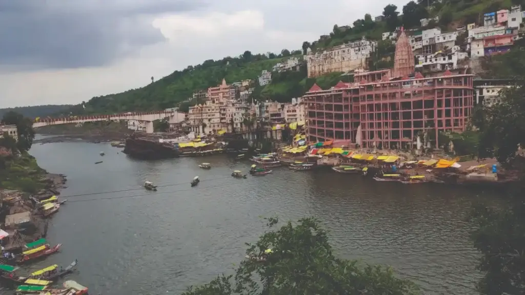 Omkareshwar Mandir and Narmada River